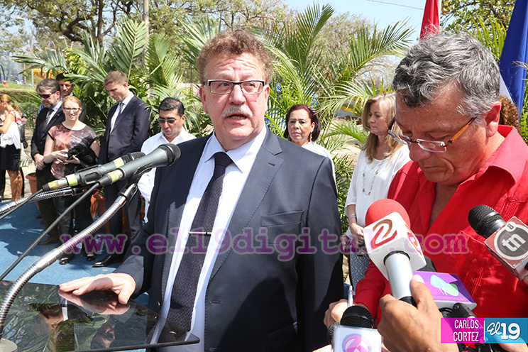 Alcald&iacute;a de Managua entrega llaves de la Ciudad a Secretario de Estado Parlamentario de Alemania
